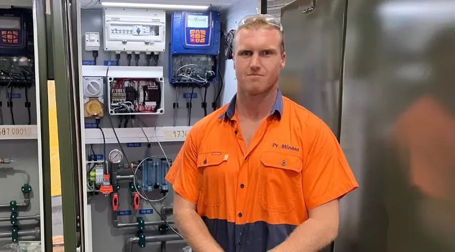 STEVE R. — ELECTRICIAN